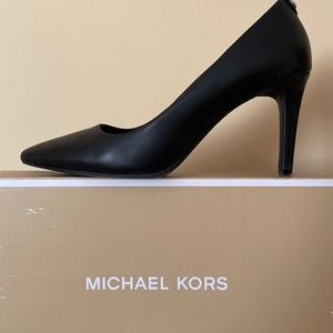 Michael Kors Dorothy Flex Heel